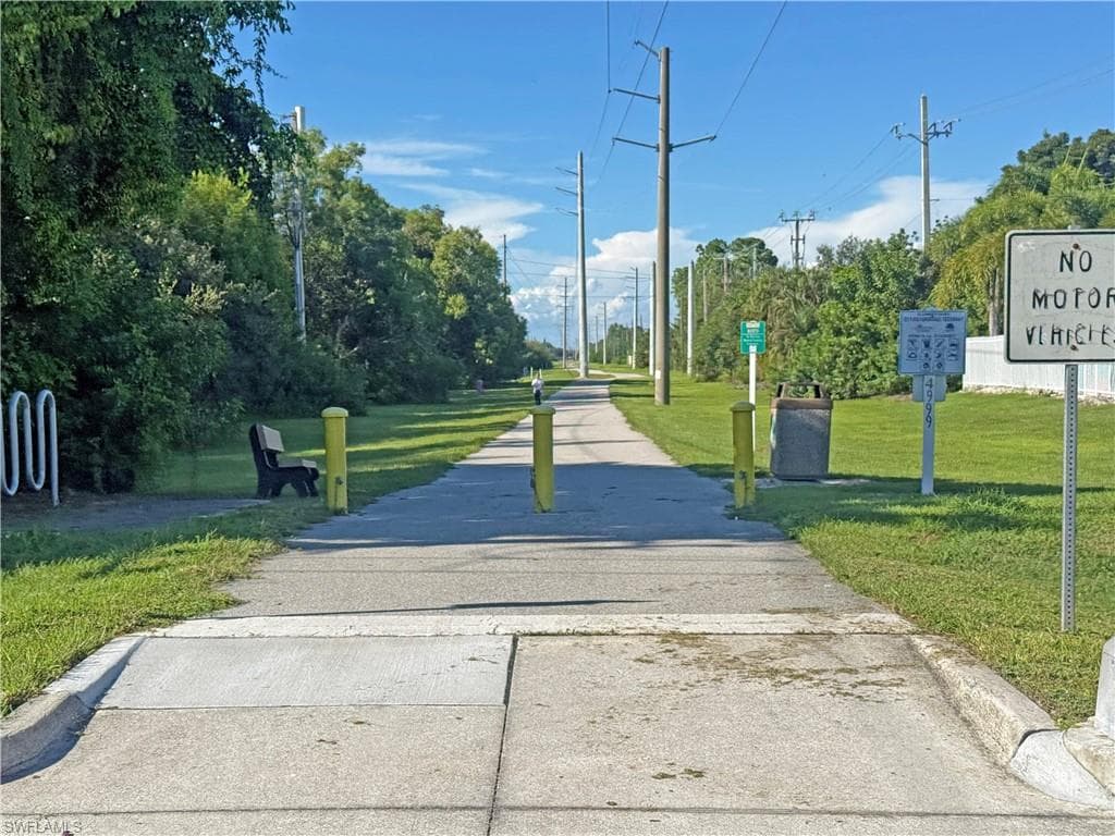 1279 Naples Lake Dr, Naples, FL 34104-49