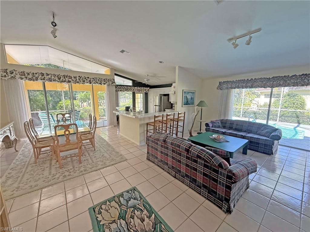 1279 Naples Lake Dr, Naples, FL 34104-5