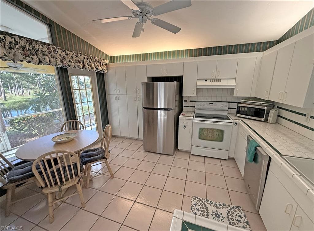 1279 Naples Lake Dr, Naples, FL 34104-7