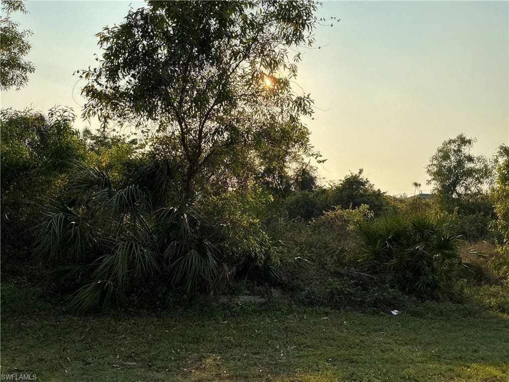 5207 29th St SW, Lehigh Acres, FL 33973-1