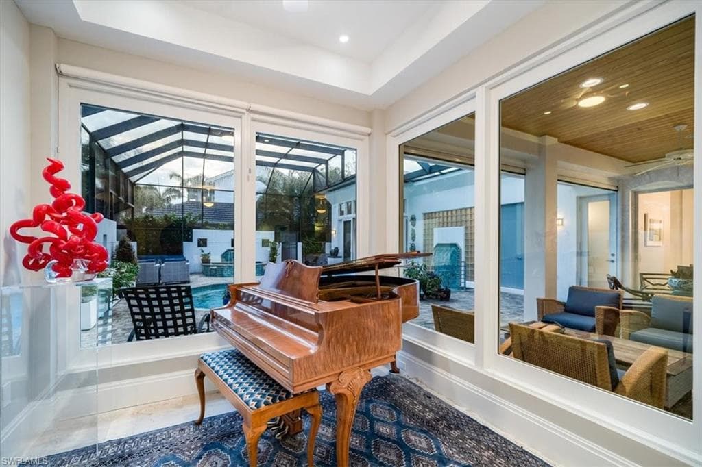 367 5th Ave N, Naples, FL 34102-25