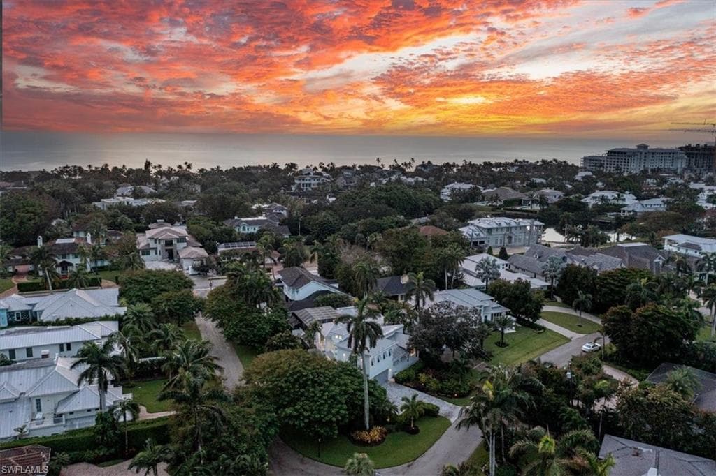 367 5th Ave N, Naples, FL 34102-48