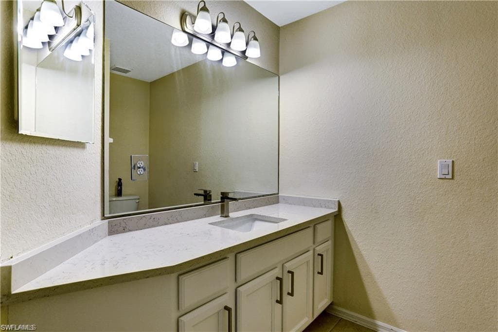 14047 Danpark Loop, Fort Myers, FL 33912-33