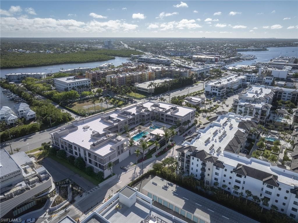 233 12th St S 205, Naples, FL 34102-3