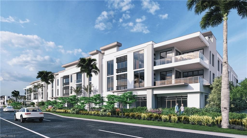 233 12th St S 205, Naples, FL 34102-4