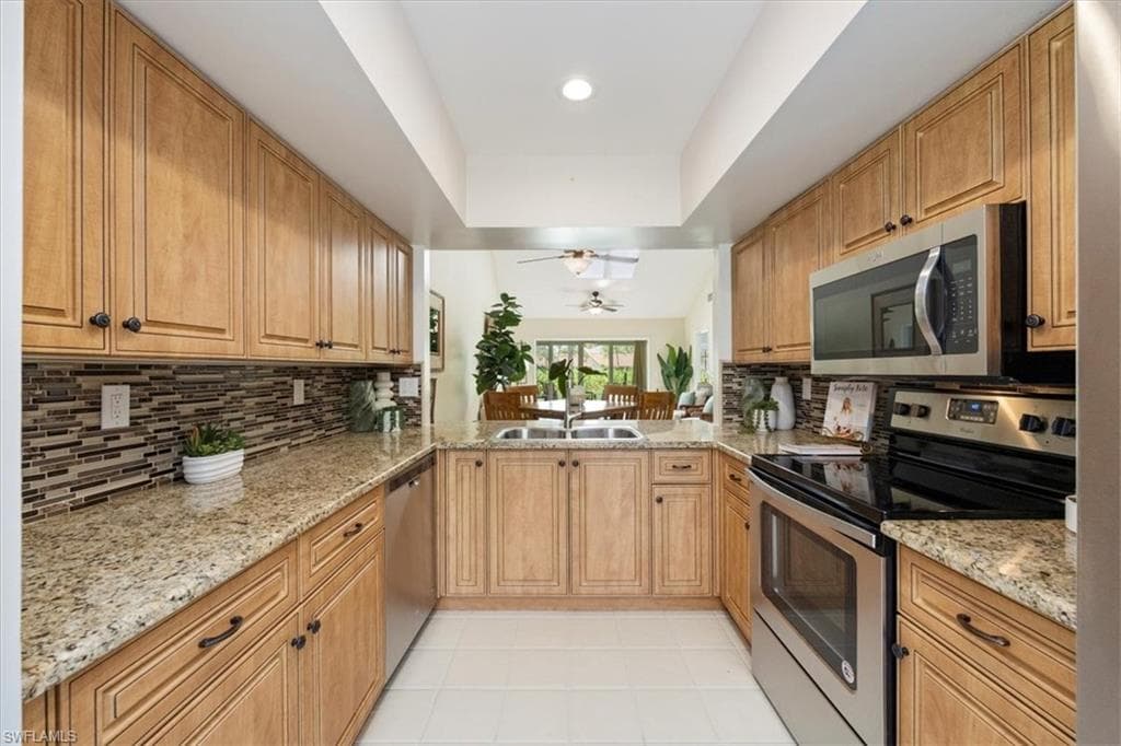 245 Deerwood Cir 12-8, Naples, FL 34113-13