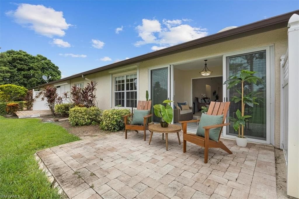 245 Deerwood Cir 12-8, Naples, FL 34113-25