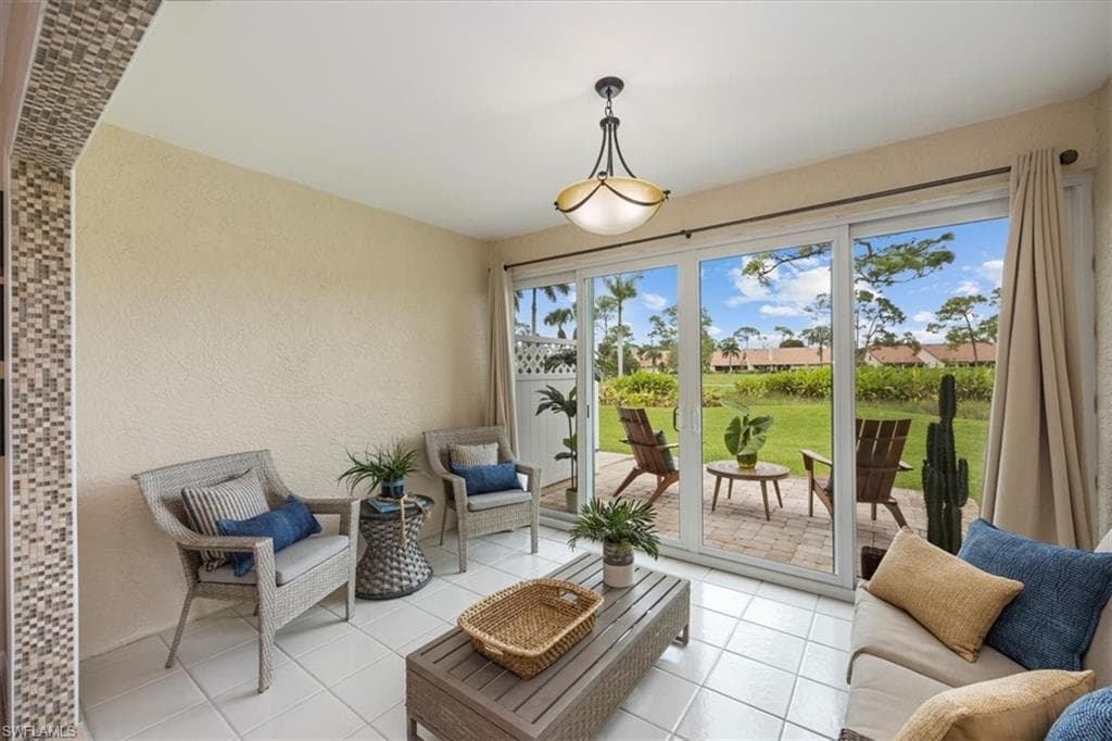 245 Deerwood Cir 12-8, Naples, FL 34113-6
