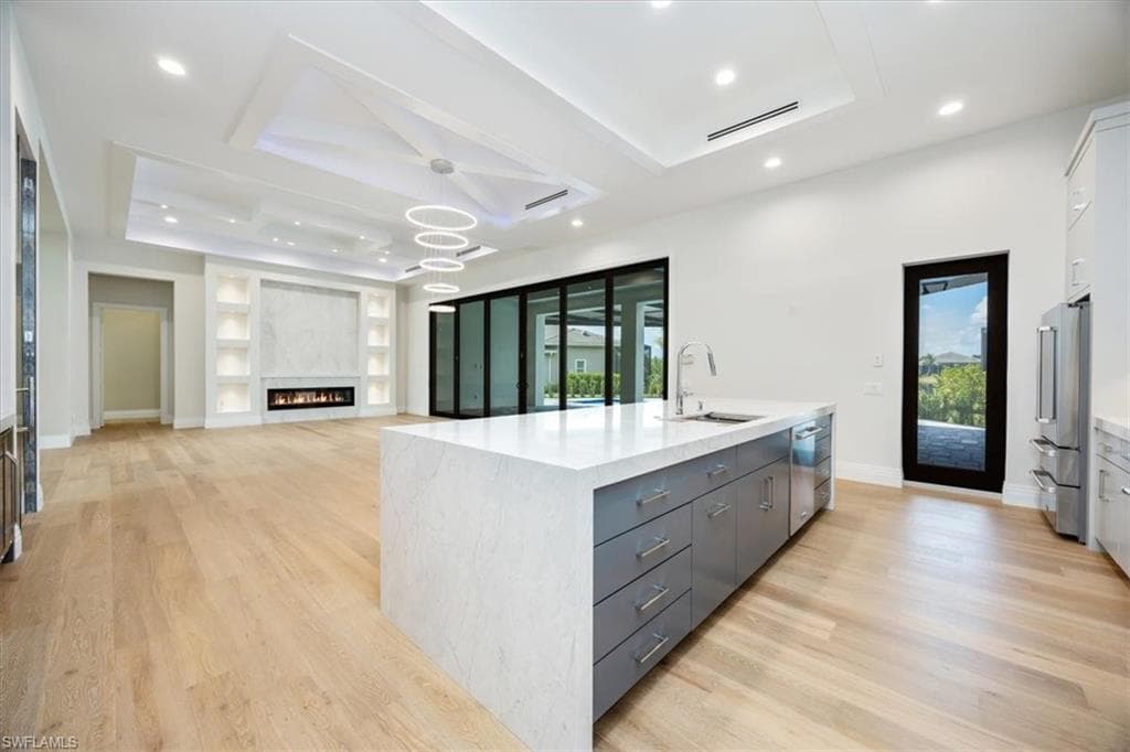 14211 Charthouse Cir, Naples, FL 34114-9