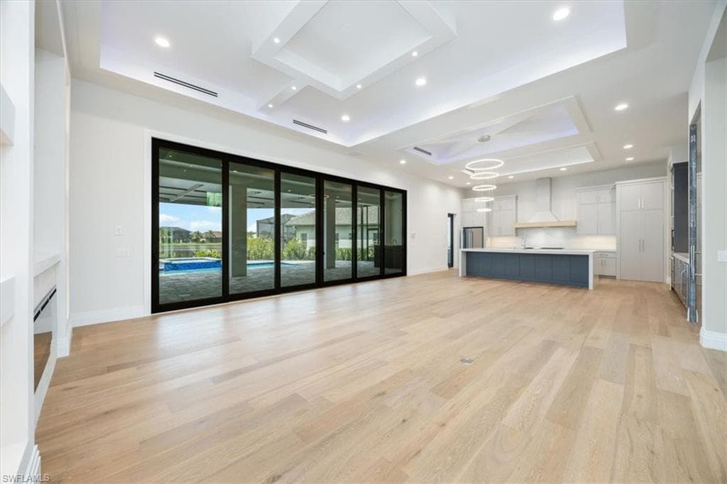 14211 Charthouse Cir, Naples, FL 34114-7