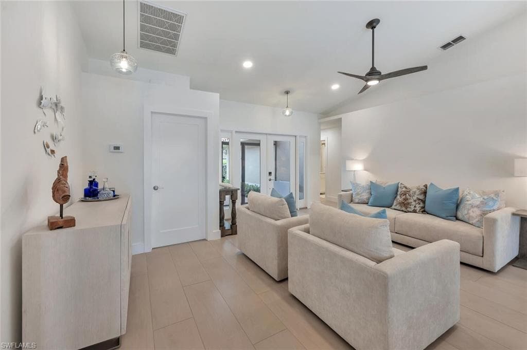10862 Longshore Way W, Naples, FL 34119-12
