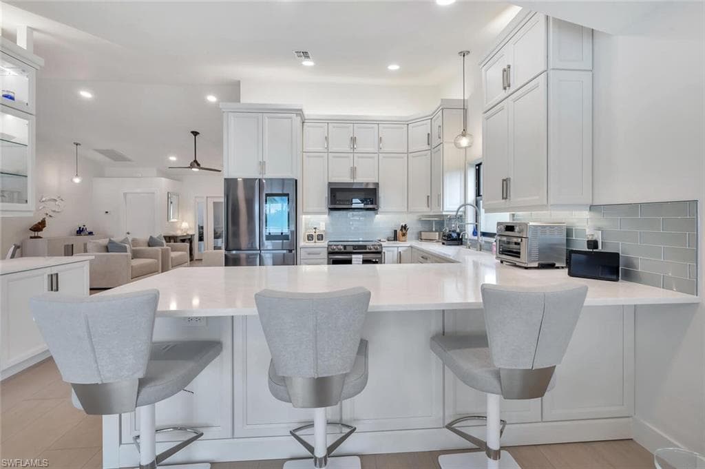 10862 Longshore Way W, Naples, FL 34119-20