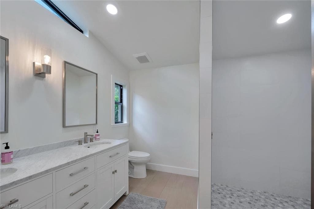 10862 Longshore Way W, Naples, FL 34119-28