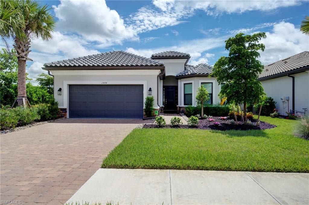 15634 Triesta Ln, Naples, FL 34114-1