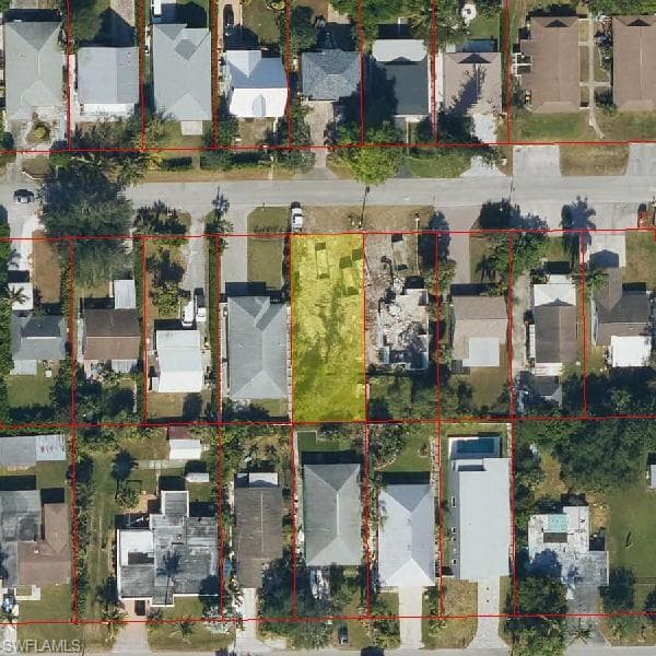 1278 Highlands Dr, Naples, FL 34103-1