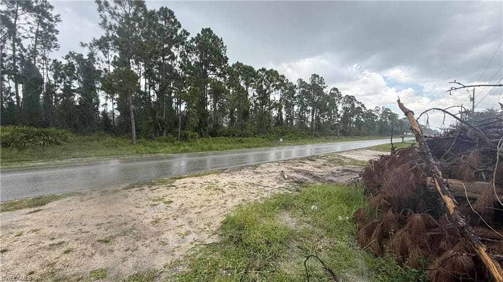 1077 Jaguar Blvd, Lehigh Acres, FL 33974-9