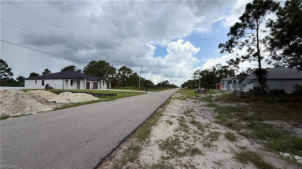 1077 Jaguar Blvd, Lehigh Acres, FL 33974-10
