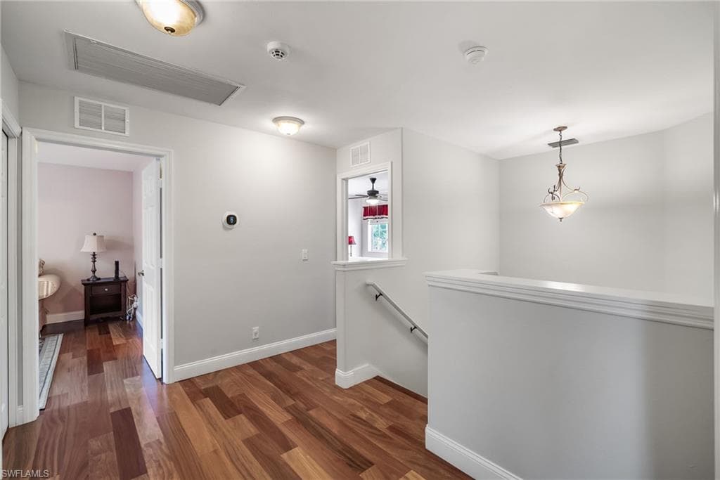 5801 Lago Villaggio Way, Naples, FL 34104-10