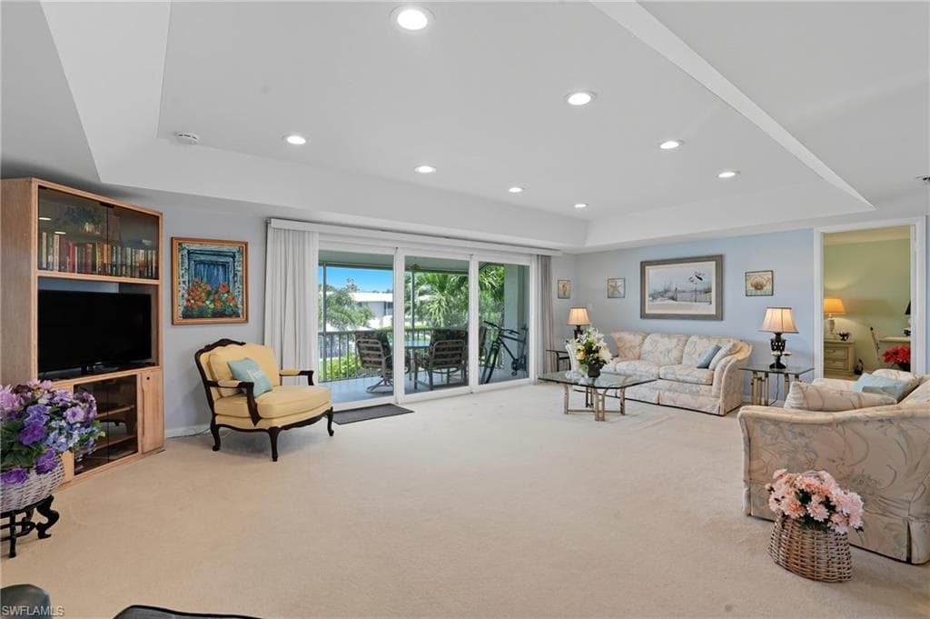 196 Peppermint Ln 938, Naples, FL 34112-8