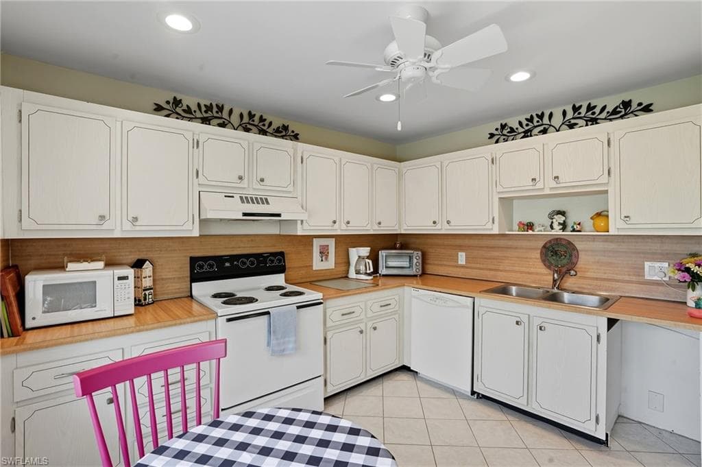 196 Peppermint Ln 938, Naples, FL 34112-14