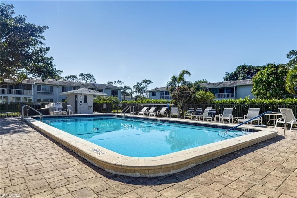 196 Peppermint Ln 938, Naples, FL 34112-34