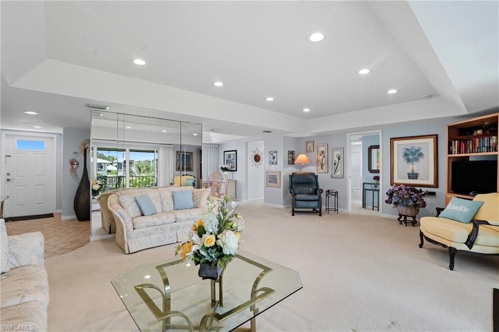 196 Peppermint Ln 938, Naples, FL 34112-2