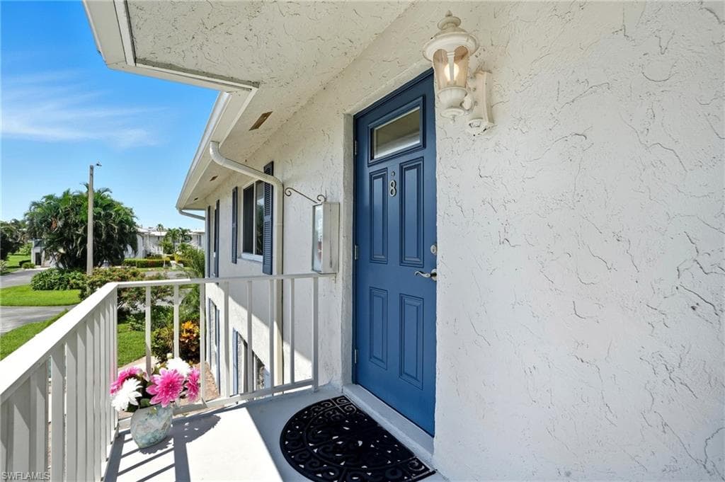 196 Peppermint Ln 938, Naples, FL 34112-4