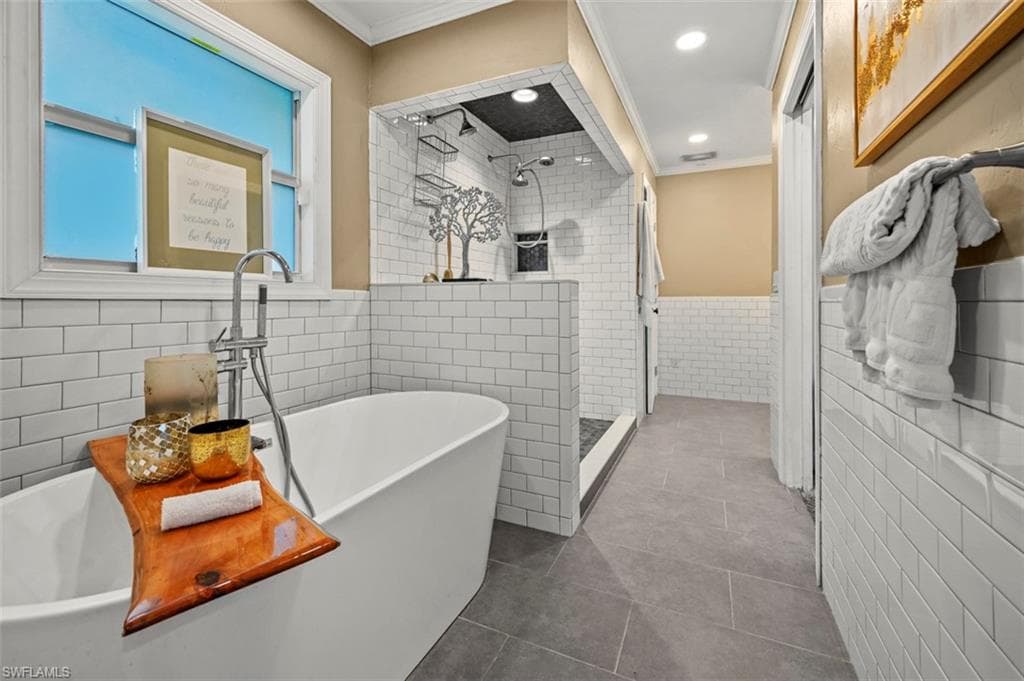 4302 Parrot Ave, Naples, FL 34104-21