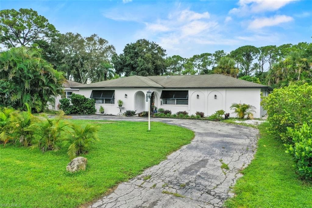 4302 Parrot Ave, Naples, FL 34104-2
