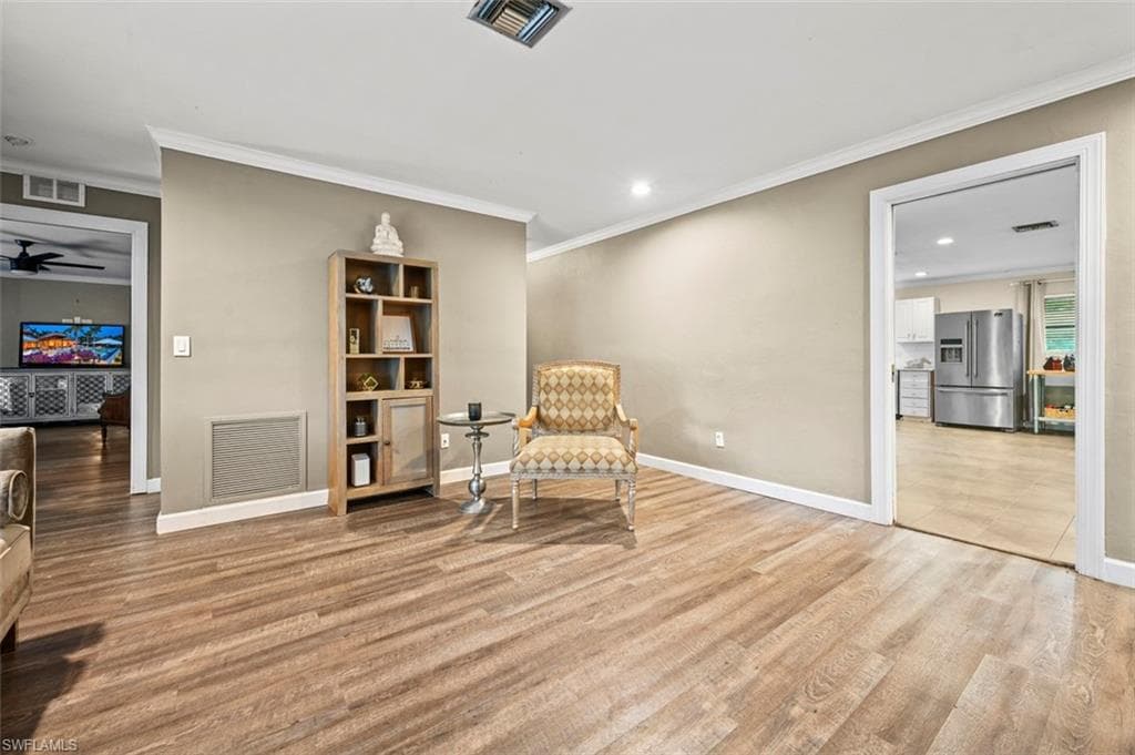 4302 Parrot Ave, Naples, FL 34104-6