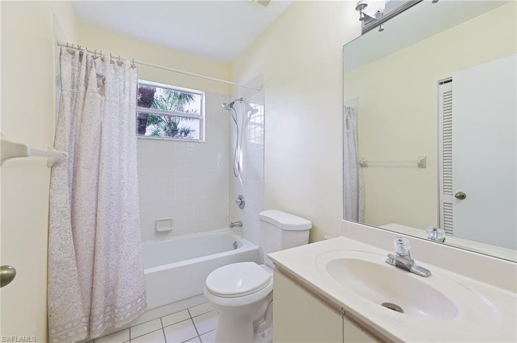 1965 Courtyard Way E206, Naples, FL 34112-13