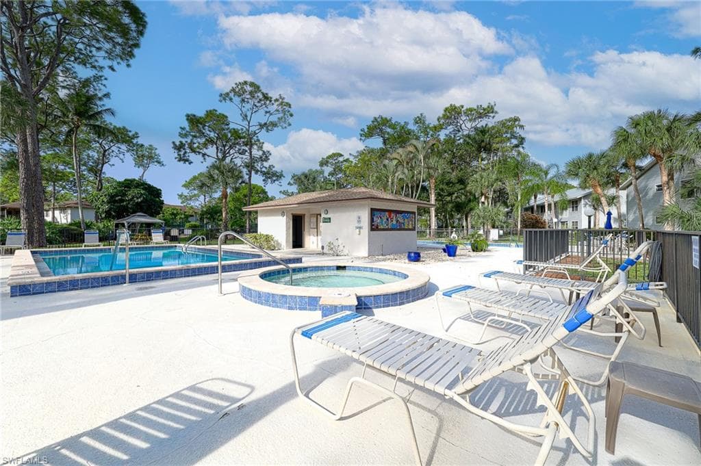 1965 Courtyard Way E206, Naples, FL 34112-18