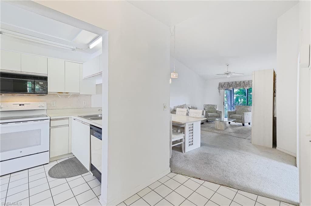 1965 Courtyard Way E206, Naples, FL 34112-4