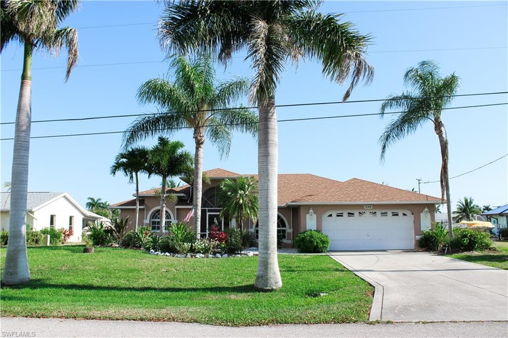 230 Kamal Pkwy, Cape Coral, FL 33904-1