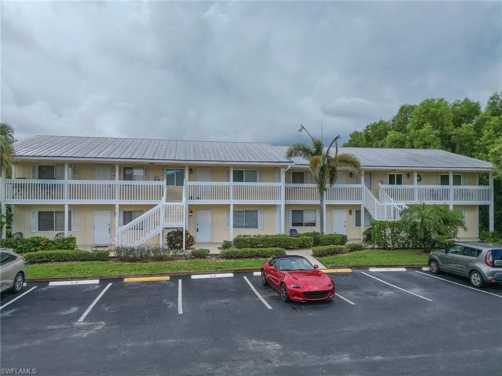 4631 Bayshore Dr L2, Naples, FL 34112-29