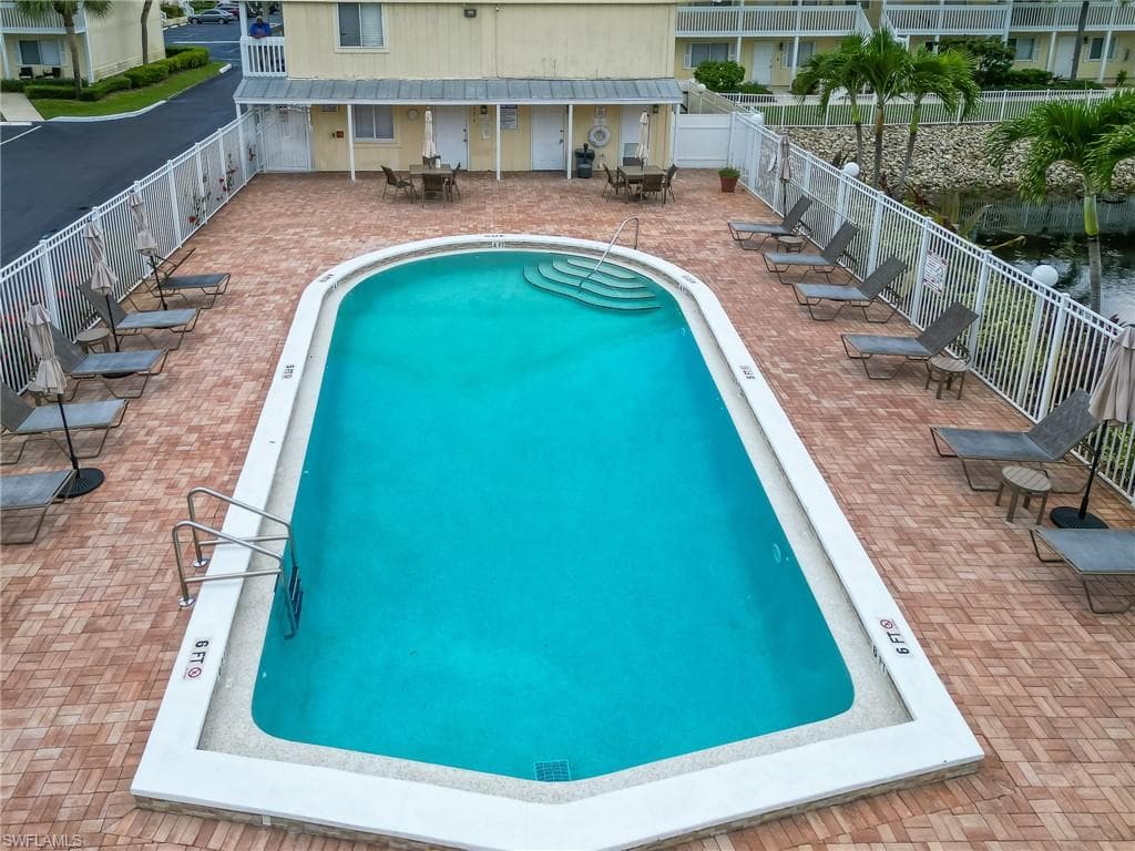 4631 Bayshore Dr L2, Naples, FL 34112-35