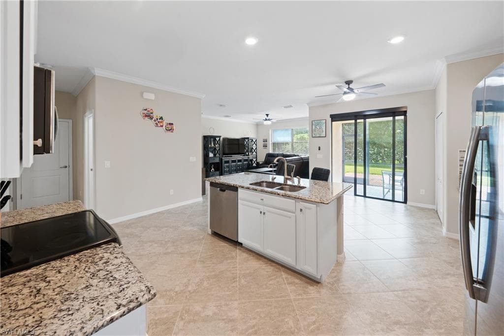 4228 Raffia Palm Cir, Naples, FL 34119-8
