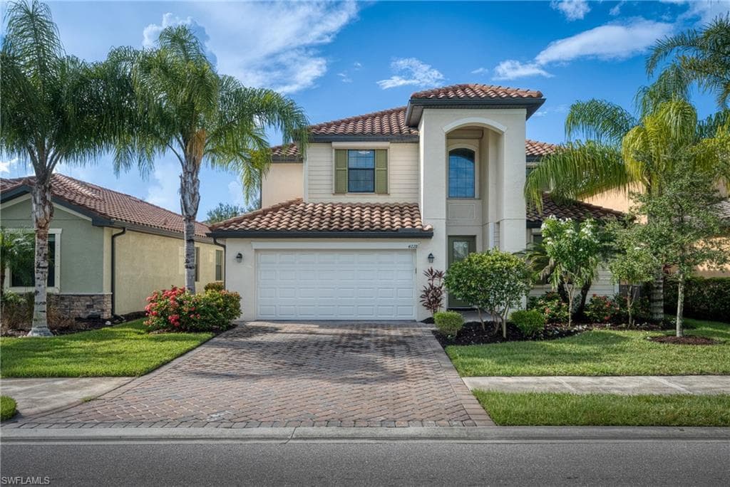 4228 Raffia Palm Cir, Naples, FL 34119-1