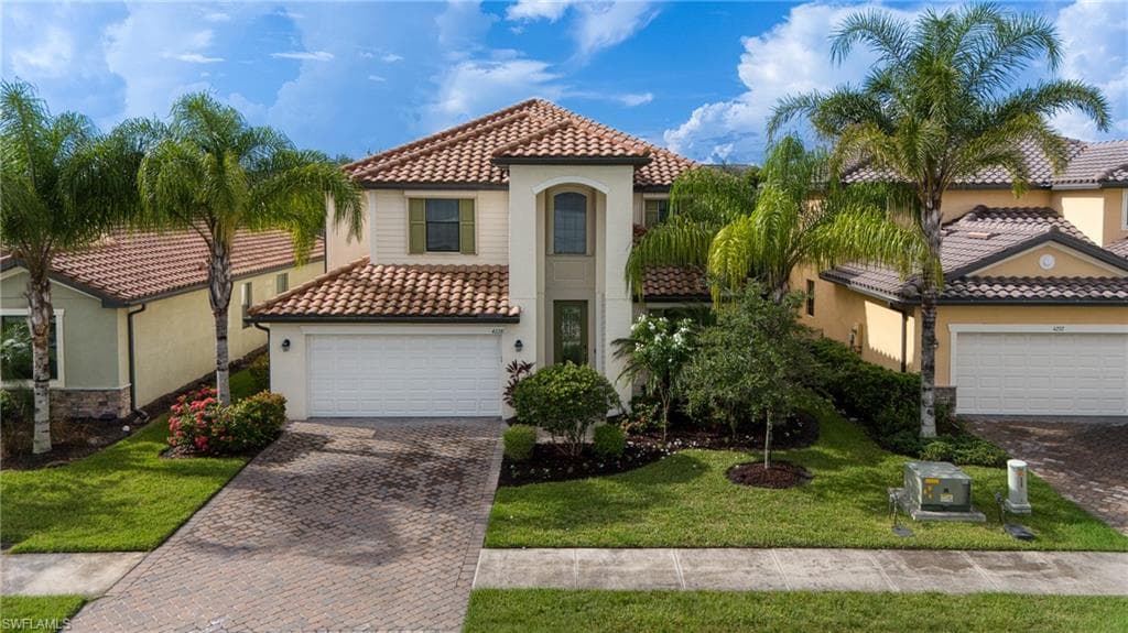 4228 Raffia Palm Cir, Naples, FL 34119-2