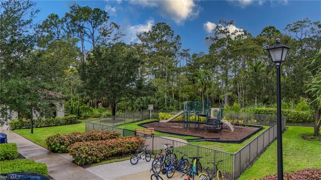 4228 Raffia Palm Cir, Naples, FL 34119-46