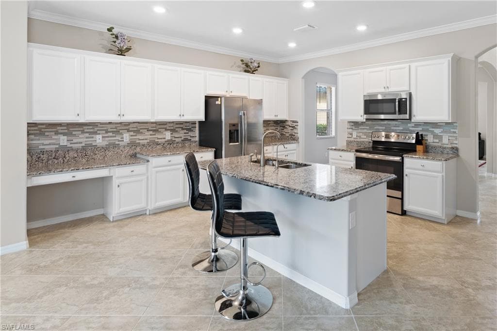 4228 Raffia Palm Cir, Naples, FL 34119-4
