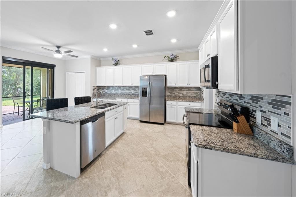 4228 Raffia Palm Cir, Naples, FL 34119-5