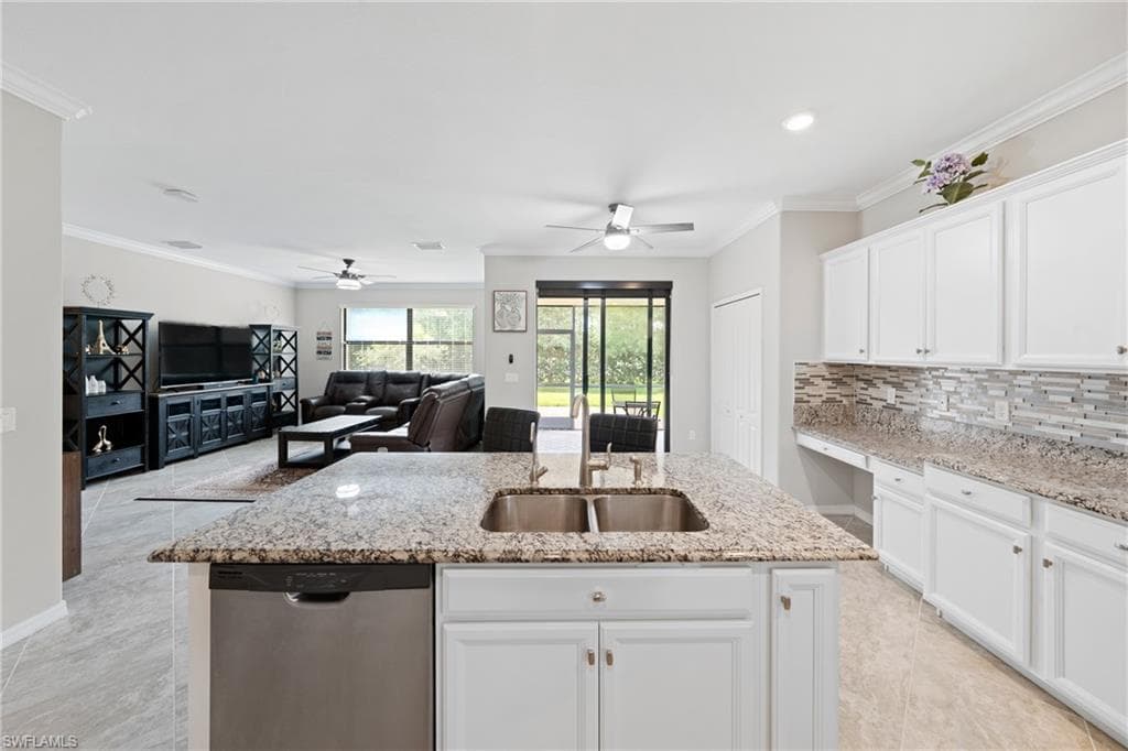 4228 Raffia Palm Cir, Naples, FL 34119-6