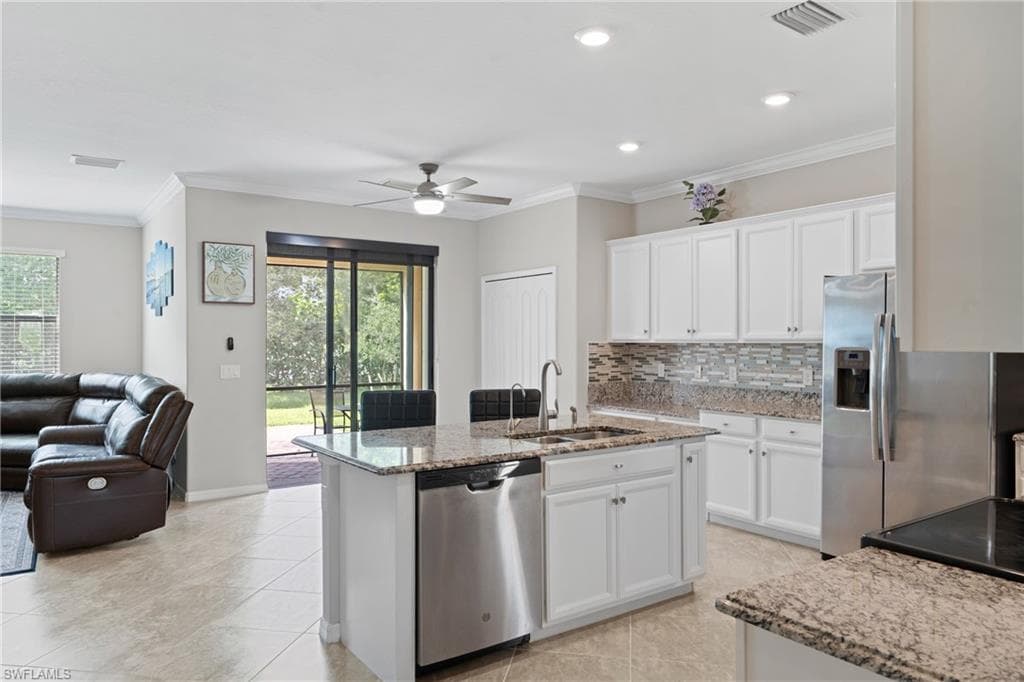 4228 Raffia Palm Cir, Naples, FL 34119-7