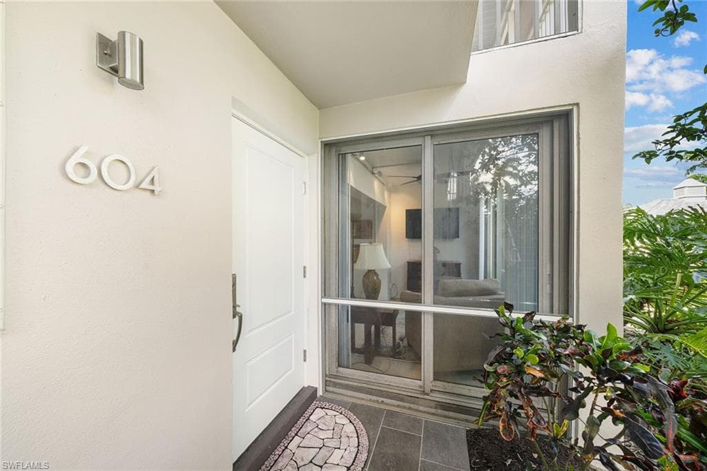 604 7th Ave S A-604, Naples, FL 34102-5