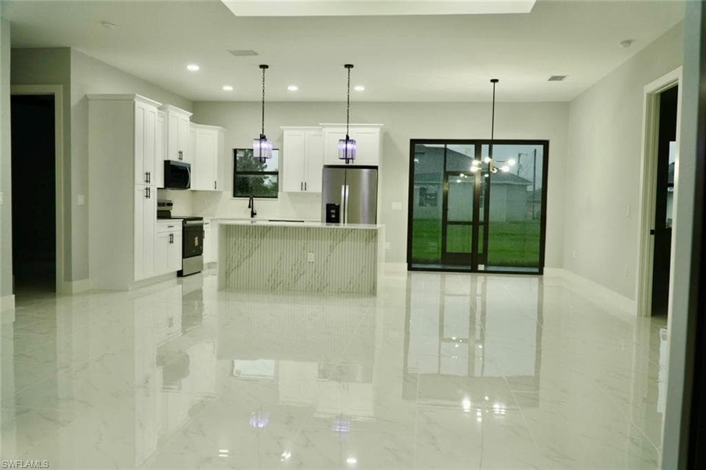 2618 4th St SW, Lehigh Acres, FL 33976-3
