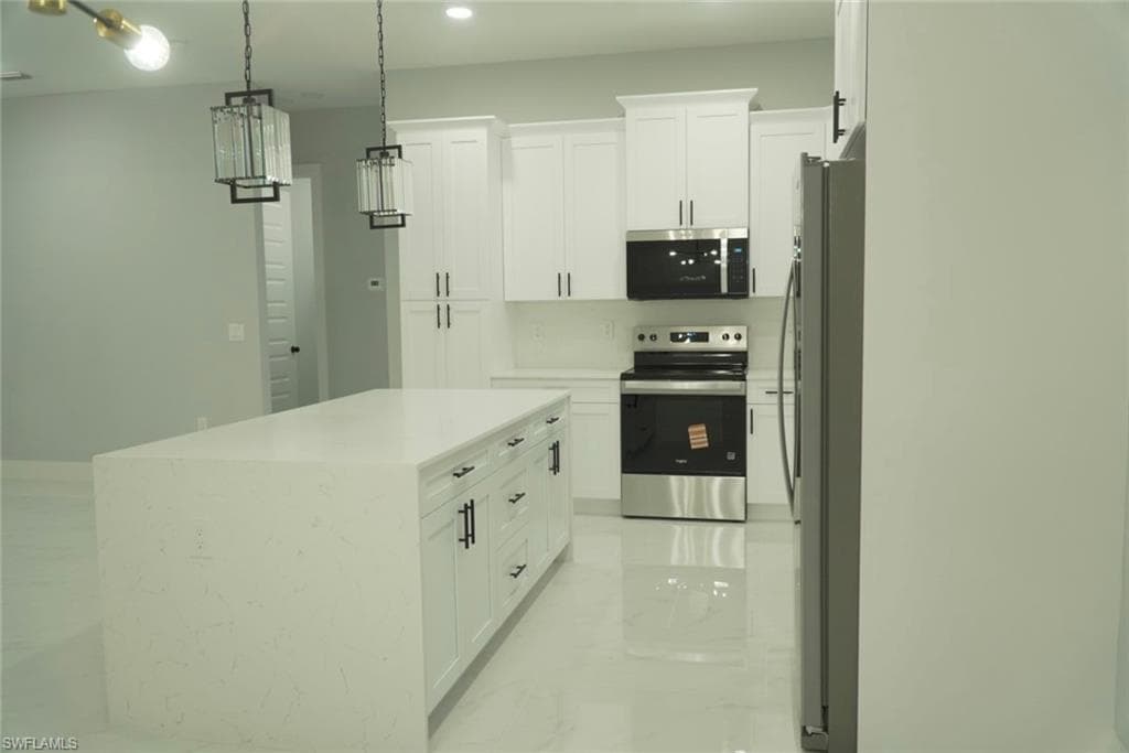2618 4th St SW, Lehigh Acres, FL 33976-4
