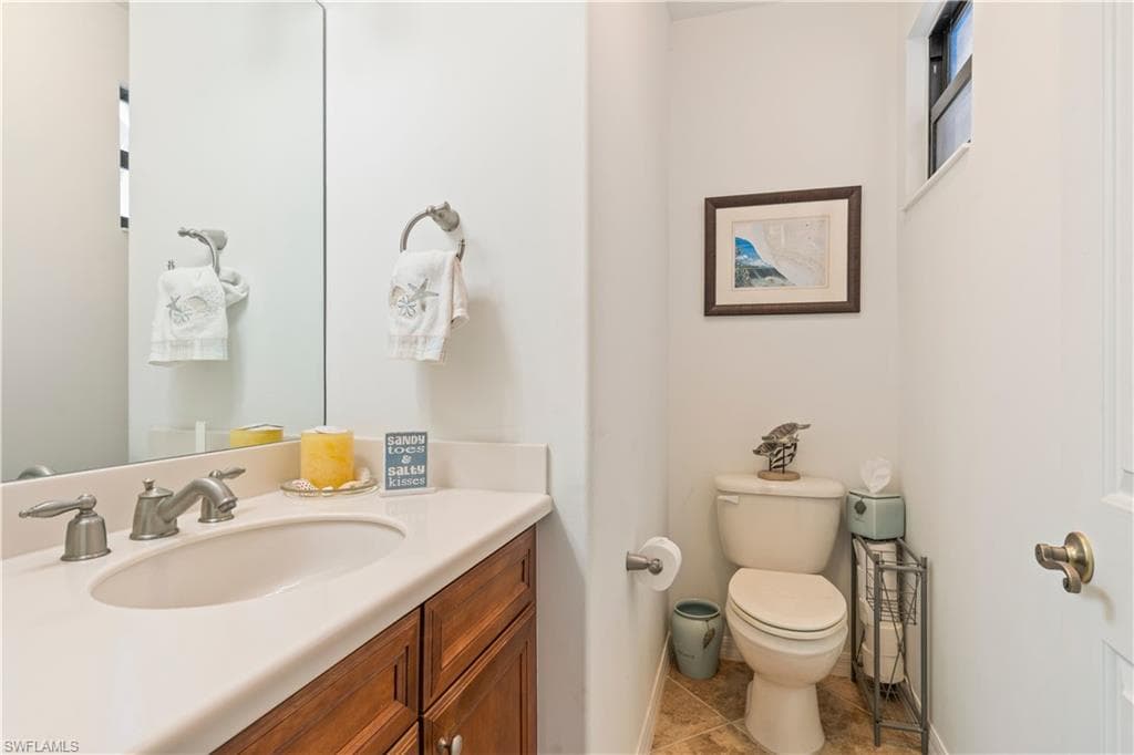 1252 Manado Dr, Naples, FL 34113-8