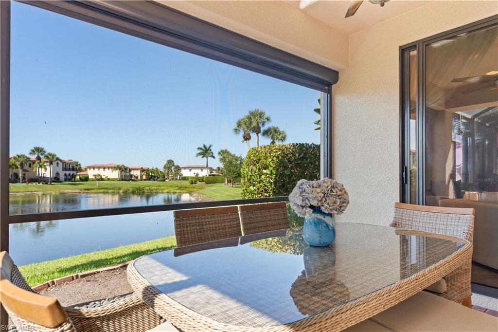 1252 Manado Dr, Naples, FL 34113-18