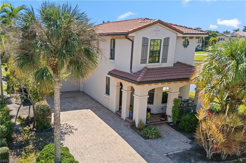 1252 Manado Dr, Naples, FL 34113-20